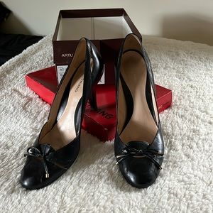 Arturo Chang size 9 black shoes